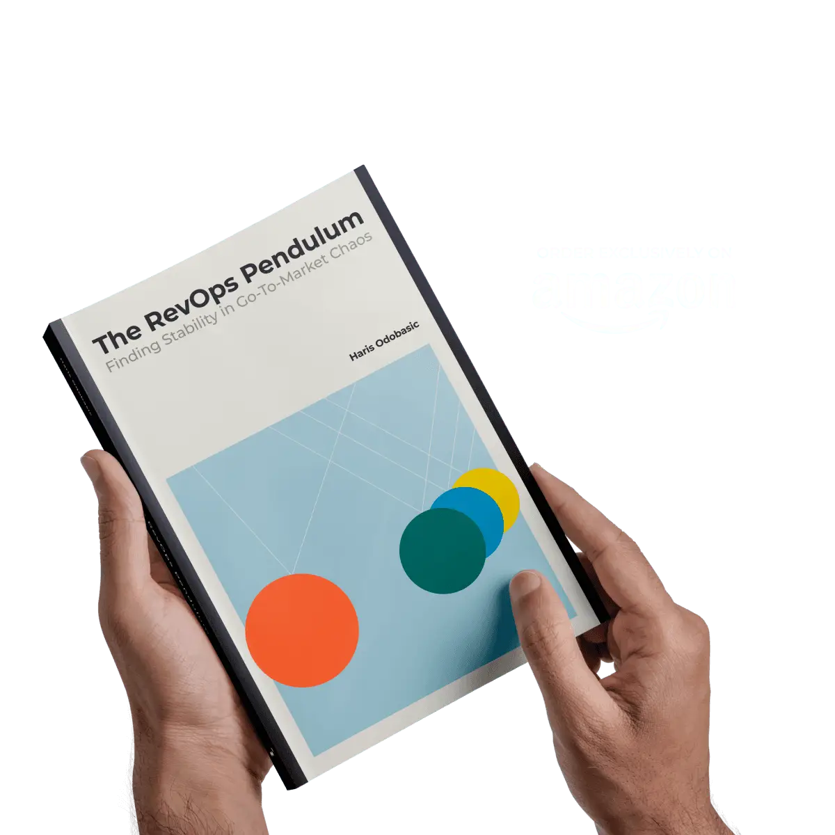 Iemand die het boek "The RevOps Pendulum" van Haris Odobasic vasthoudt, verkrijgbaar op Amazon, gericht op GTM-stabiliteit.